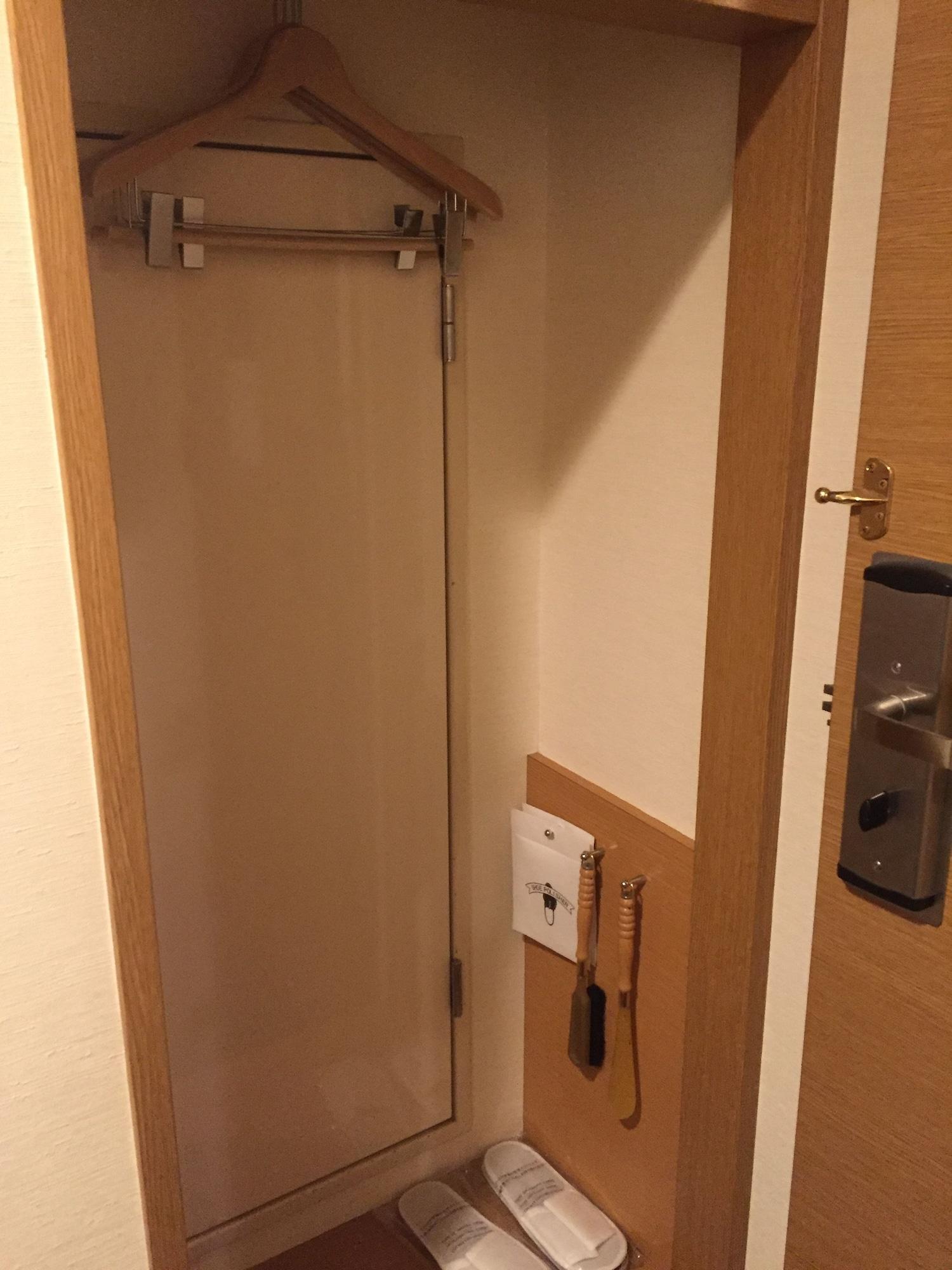 The B Hakata Hotel 3*